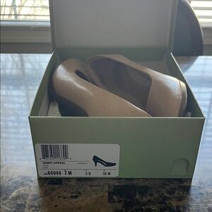 Clarks Tan Heels
